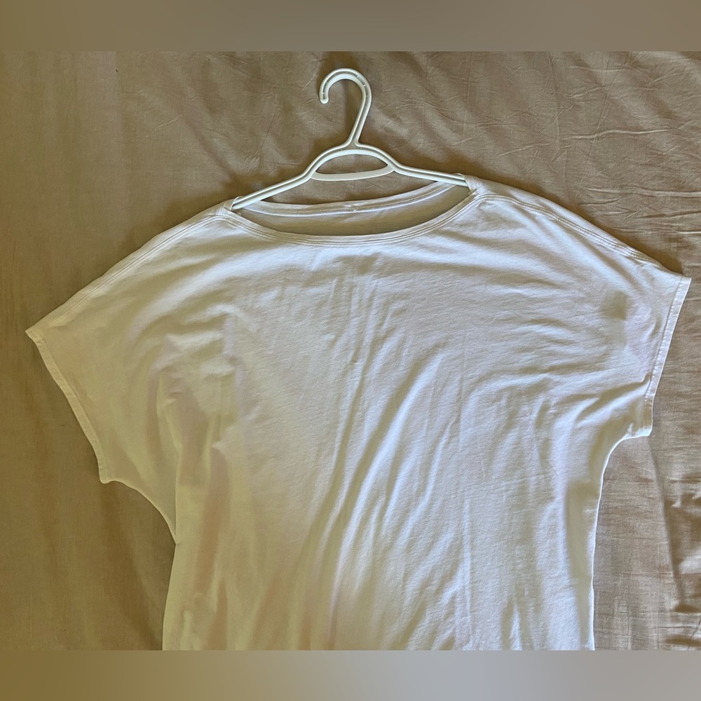 Lululemon High Low Tee - Picture 7 of 7